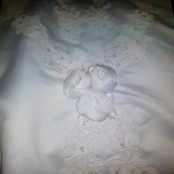 Wedding dress - Picture 7 of 15